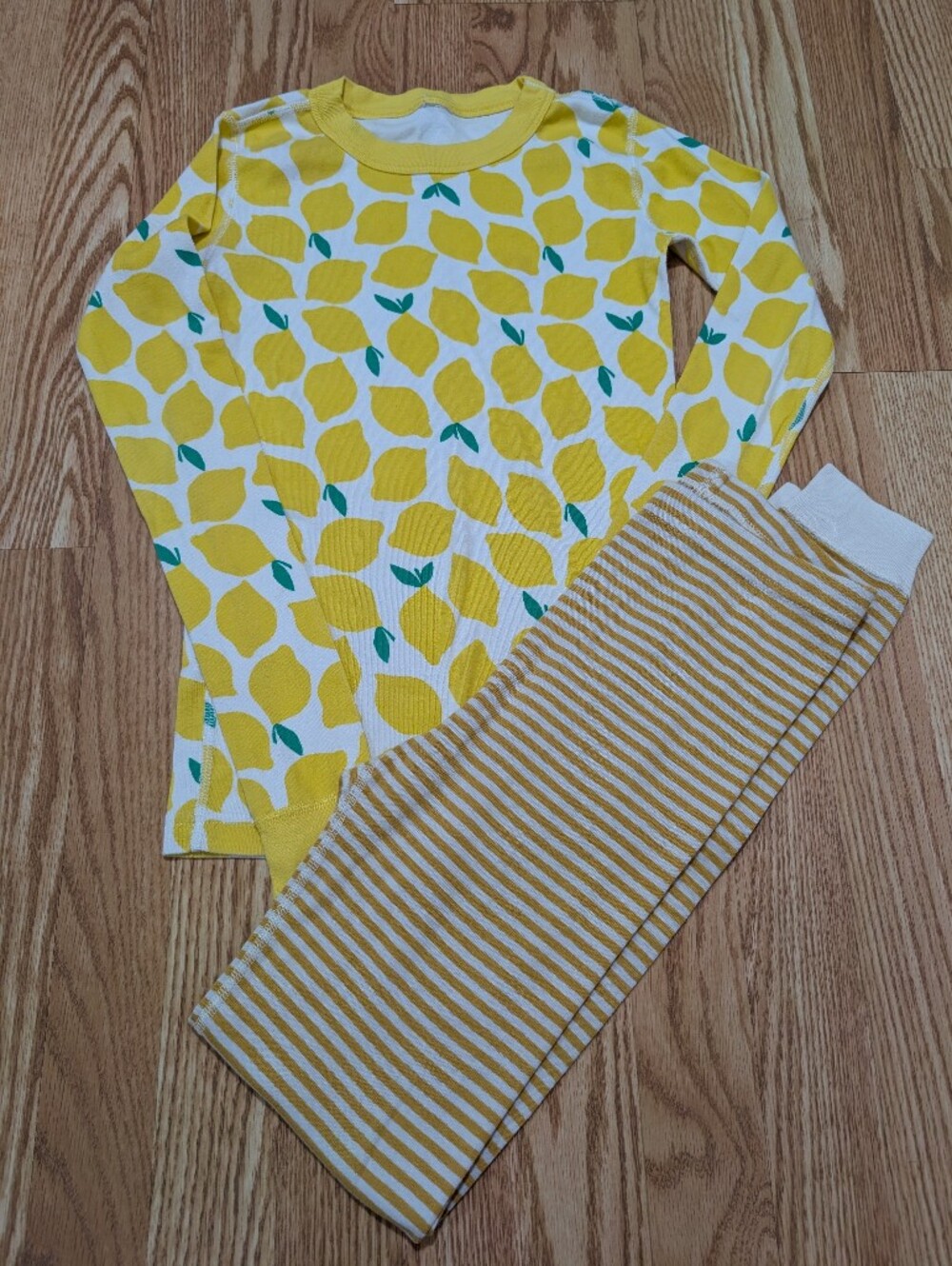 Hanna Andersson Yellow Lemon Print and Stripe Pajamas 140 10